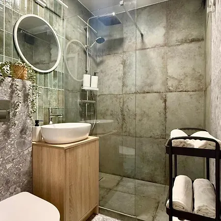 Cozy Washington Avenue Warsaw