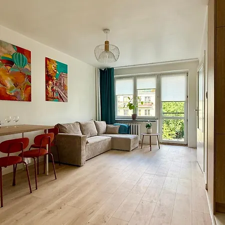 Cozy Washington Avenue Apartment *